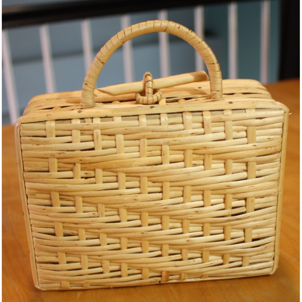 Vintage Rectangular Wicker Rattan Handbag Bamboo Stick Closure Lunch Purse Case